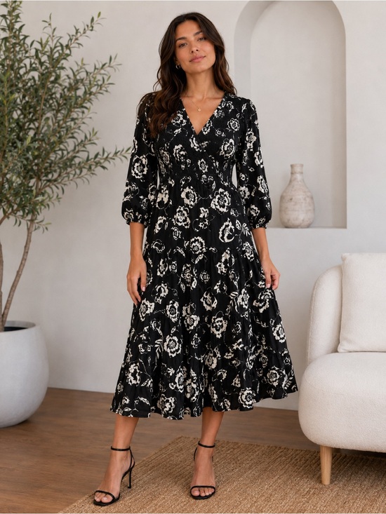 Polagram Dresses & Skirts - Polagram Black & Ivory Floral Smocked Midi Dress Size Large